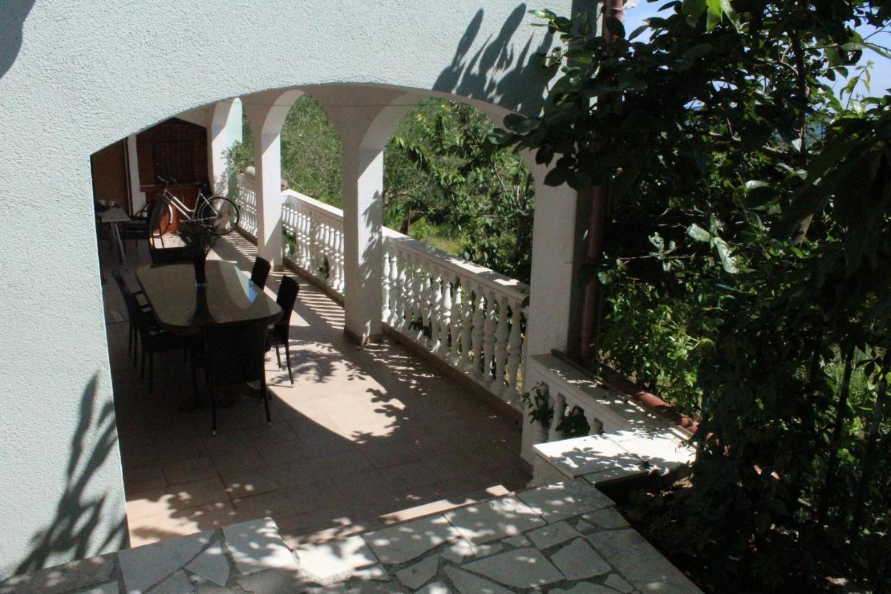 Apartmani Ela Prvić Luka المظهر الخارجي الصورة