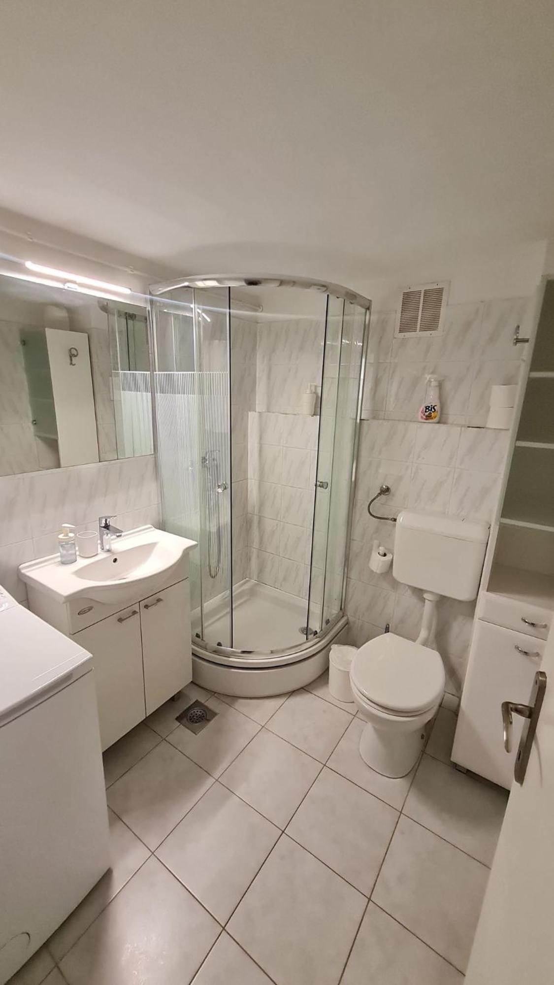 Apartmani Ela Prvić Luka المظهر الخارجي الصورة
