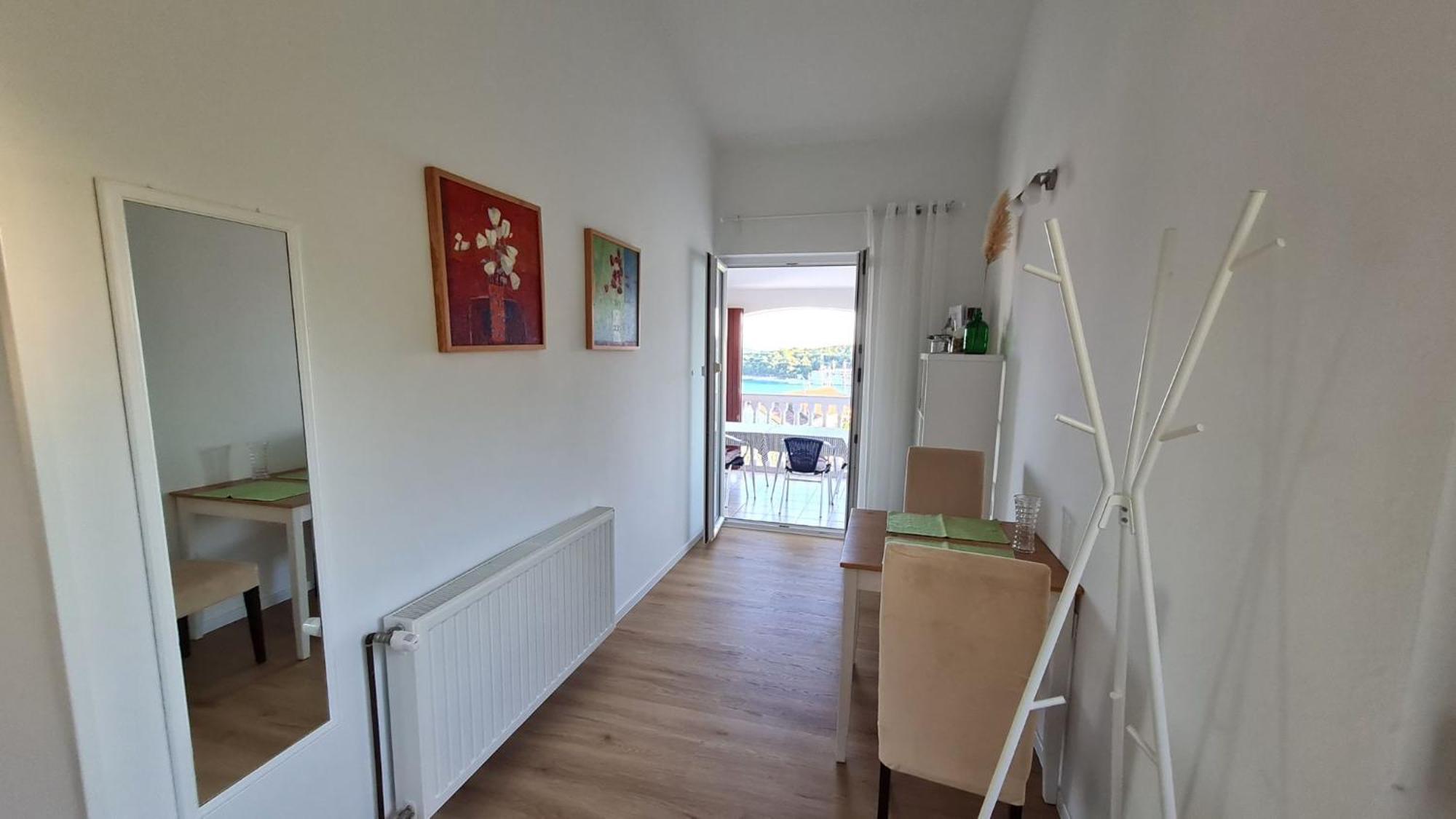 Apartmani Ela Prvić Luka المظهر الخارجي الصورة