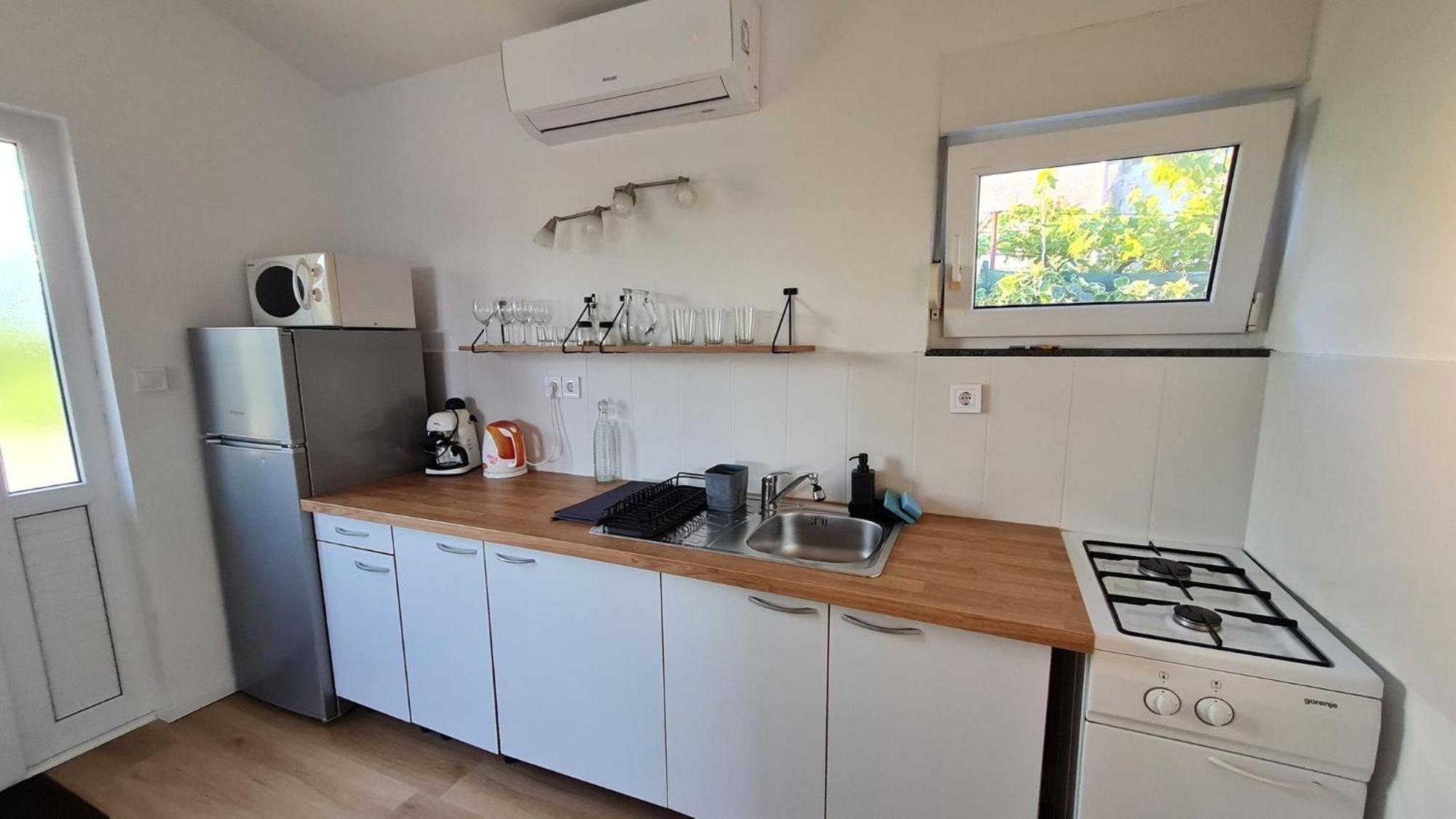 Apartmani Ela Prvić Luka المظهر الخارجي الصورة
