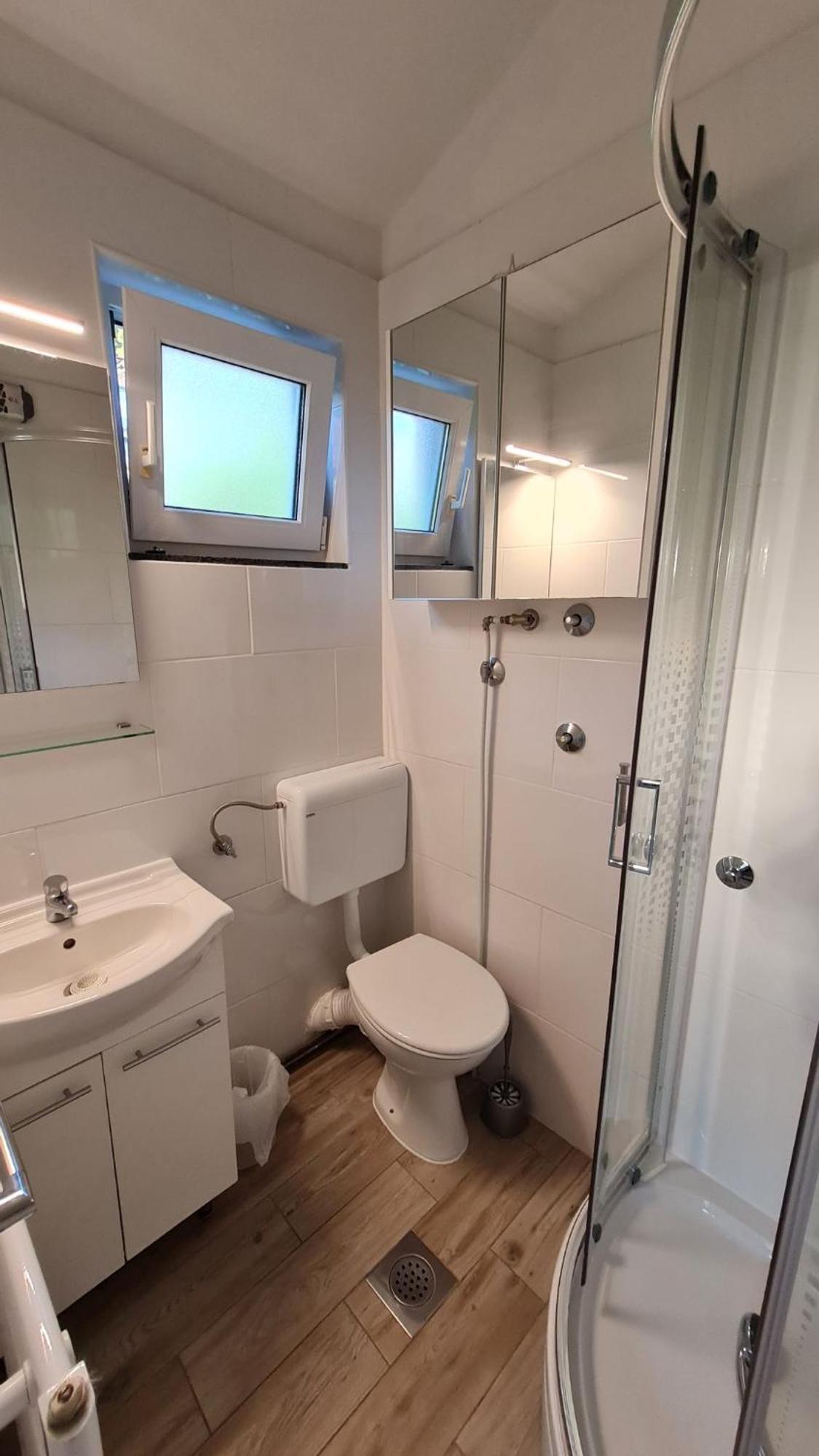 Apartmani Ela Prvić Luka المظهر الخارجي الصورة