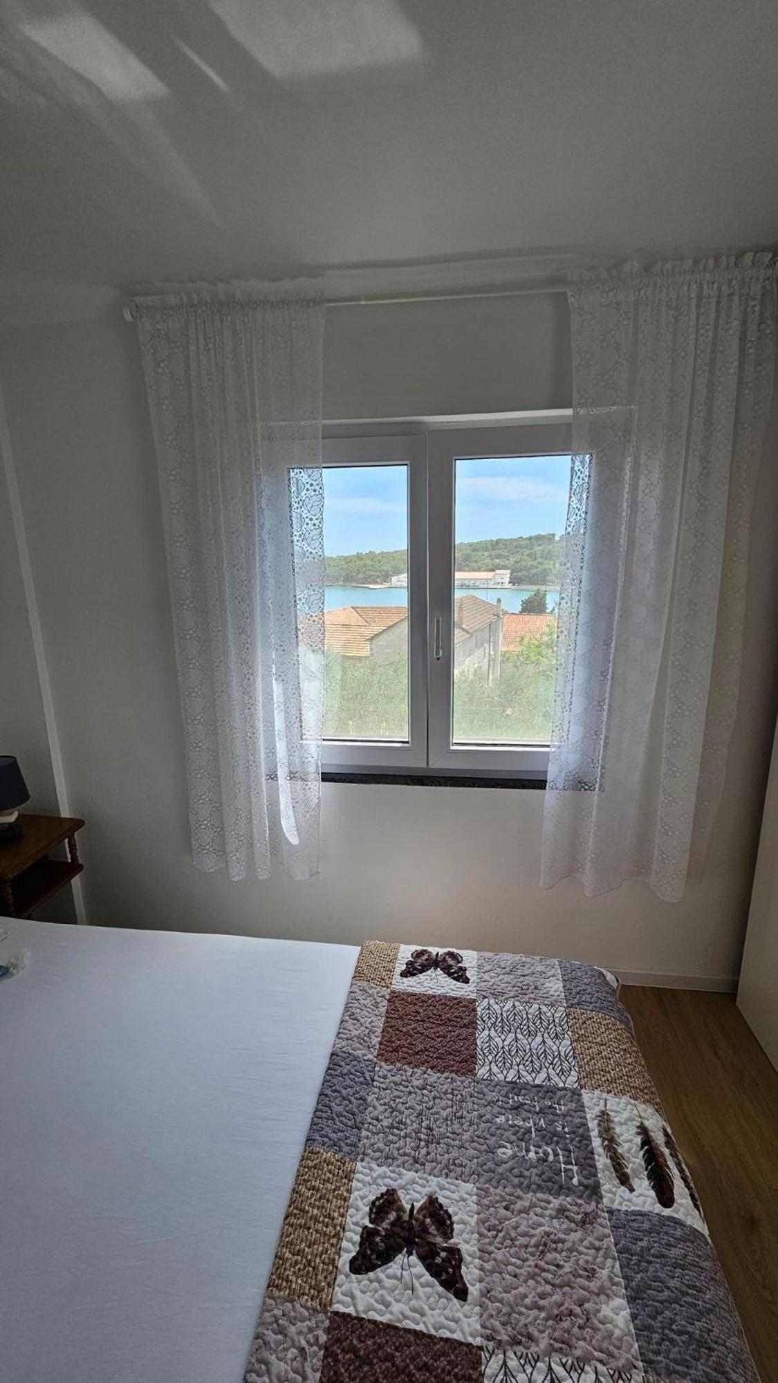 Apartmani Ela Prvić Luka المظهر الخارجي الصورة